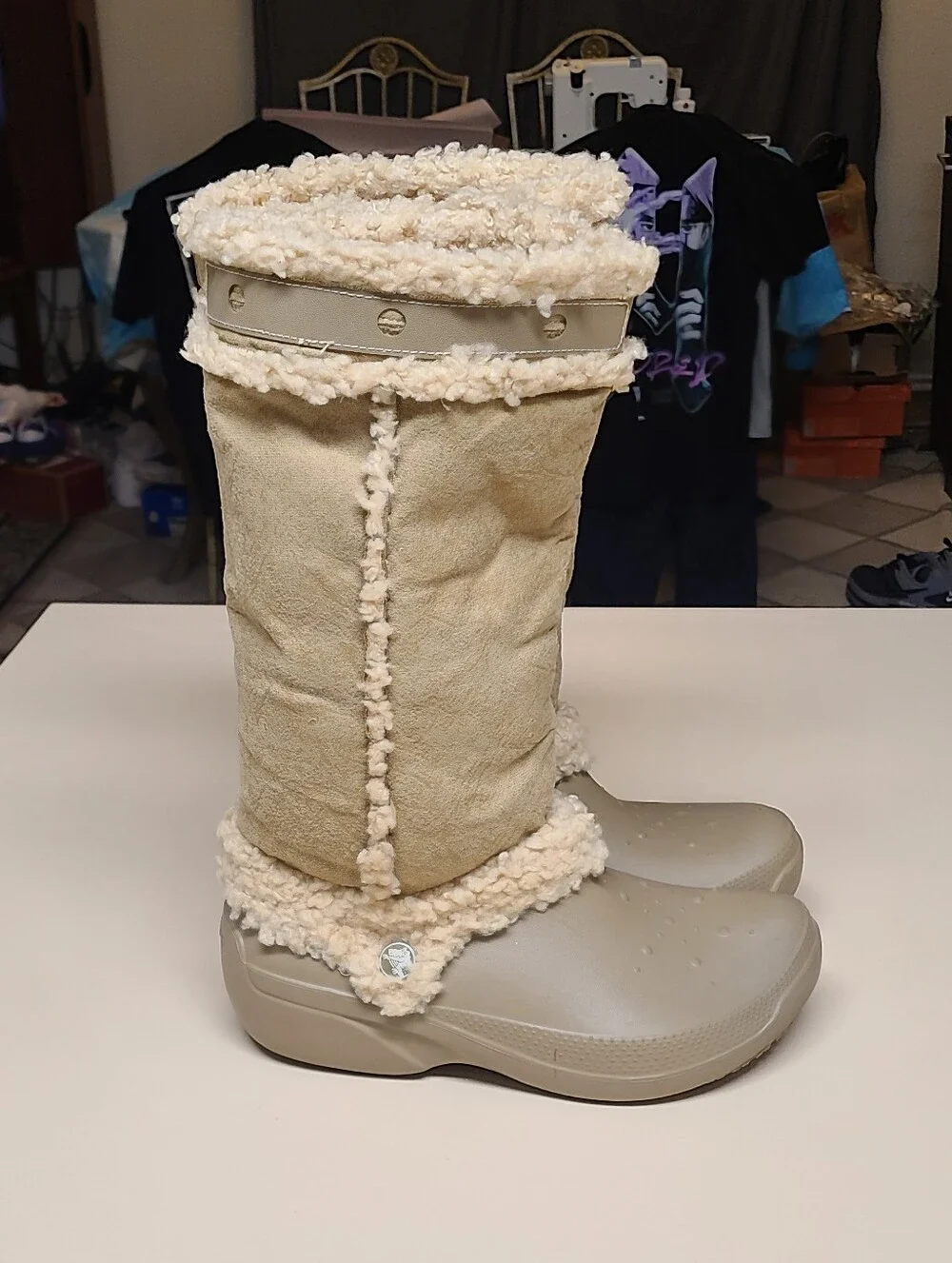 Crocs Nadia faux suede shearling lined winter boots size 7